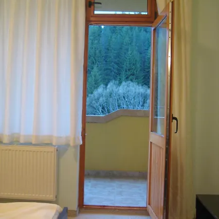 Restaurant Popini Laki فندق