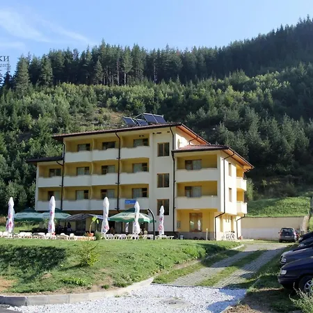 فندق Restaurant Popini Laki