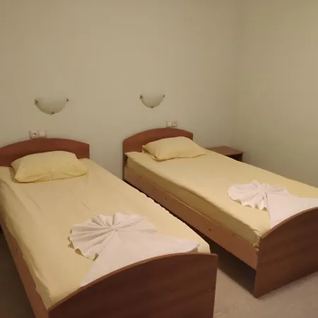 Restaurant Popini Laki فندق 2*