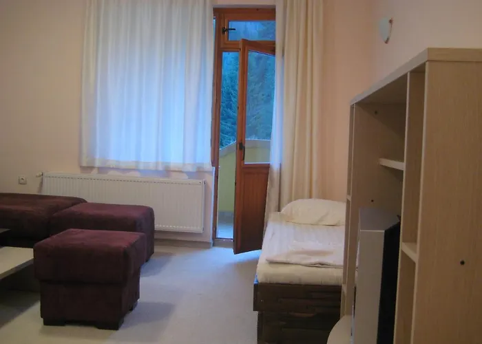 Restaurant Popini Laki 호텔 야고디나