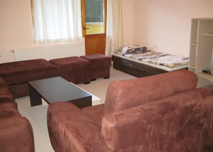 Restaurant Popini Laki 호텔 야고디나